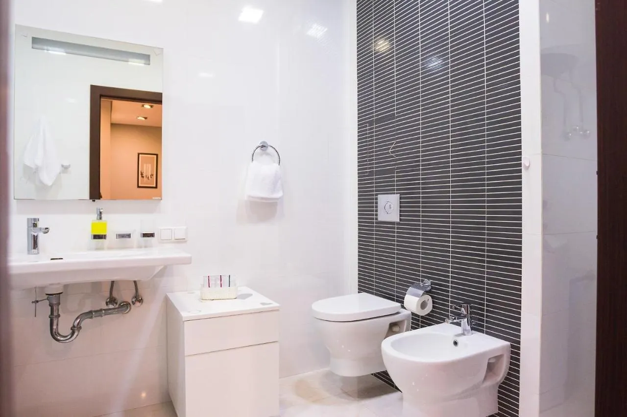 Navit Apartments With Breakfast, Near The Railway Station, The City Center And The Park Kyiv 0*,